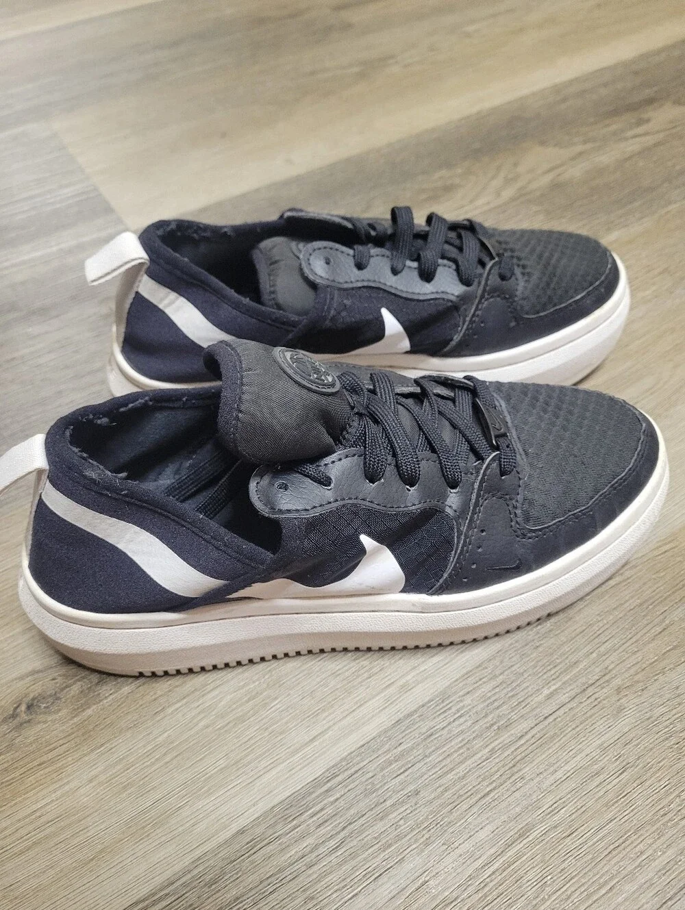 Nike wmns court